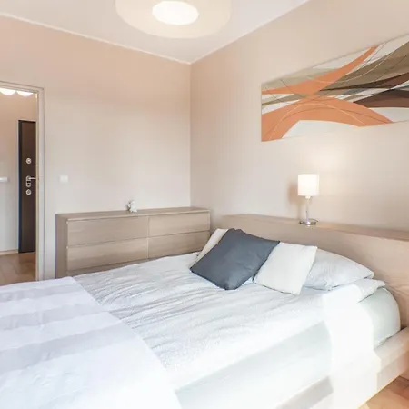 Citystay Szafarnia Апартаменты *